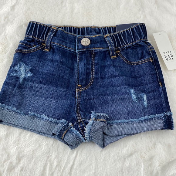 (NWT) Cute distressed babyGap Jean shorts - Picture 4 of 4